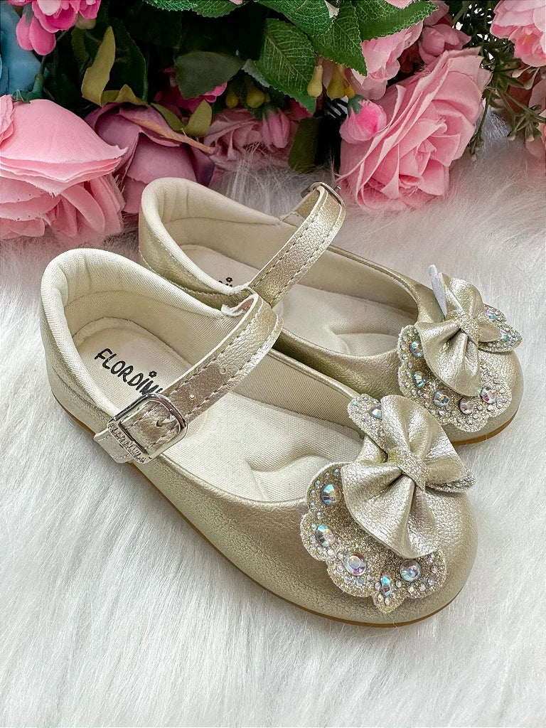 Sapatilha Flor di Mila Baby Dourada – Charme e Conforto para Pequenas Princesas!